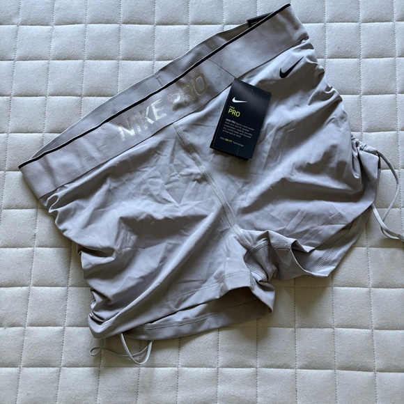 Nike Women’s Pro Tight Fit Gray Athletic Training Shorts - Picture 1 of 3